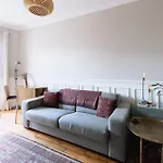 Charming 1Bd Apartment W Intimate Patio Jaures !